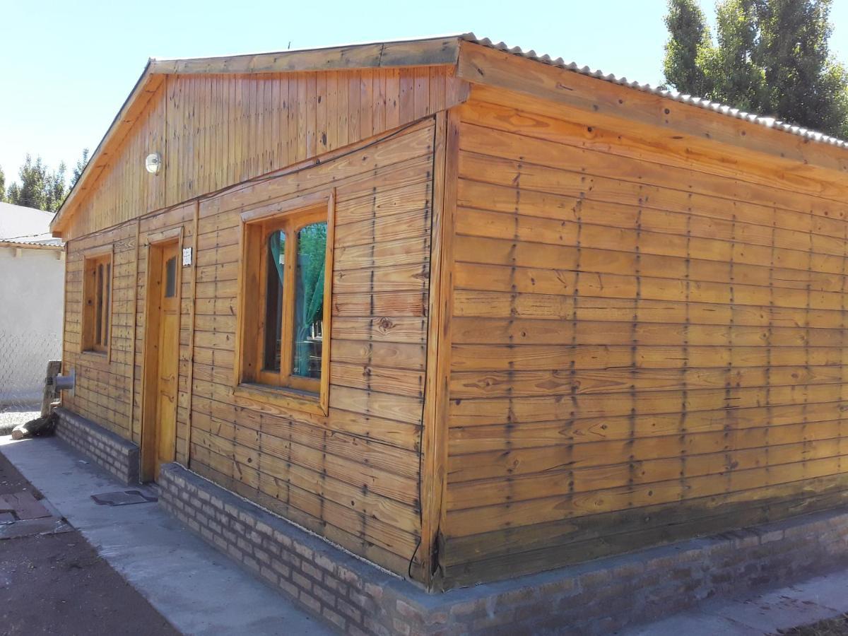Cabanas Casa De Piedra Perito Moreno Exterior photo